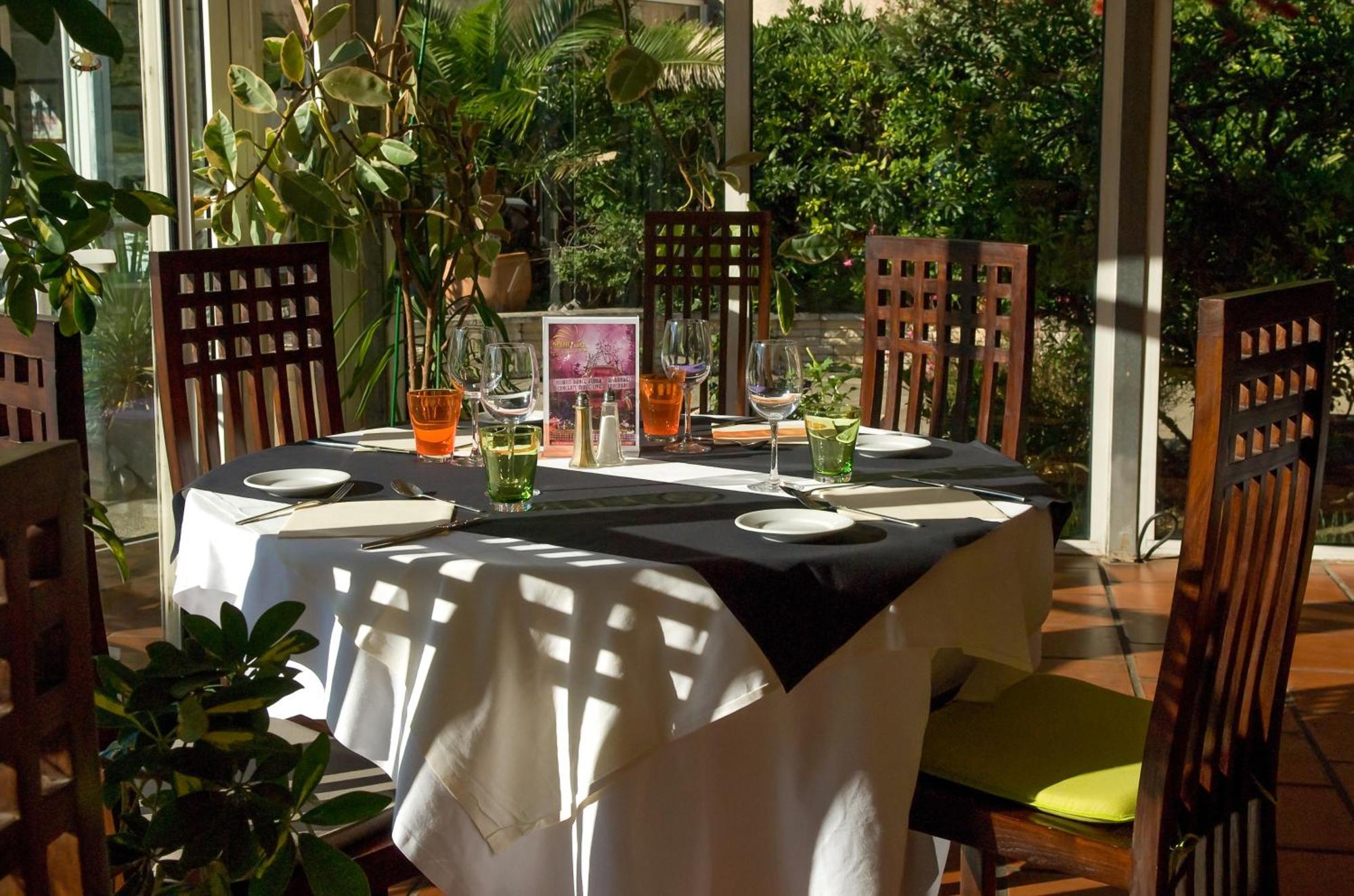 Hotel Le Phoebus Garden & Spa Gruissan Dış mekan fotoğraf